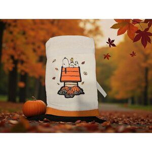 NEW Peanuts 16"x26" 2 Pk Hand Towels Embroidered Halloween Snoopy On Dog House